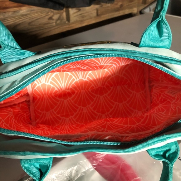 Tupperware Thermal lunch Bag w bottle , sandwich holder and collapsible bowl - Picture 5 of 7